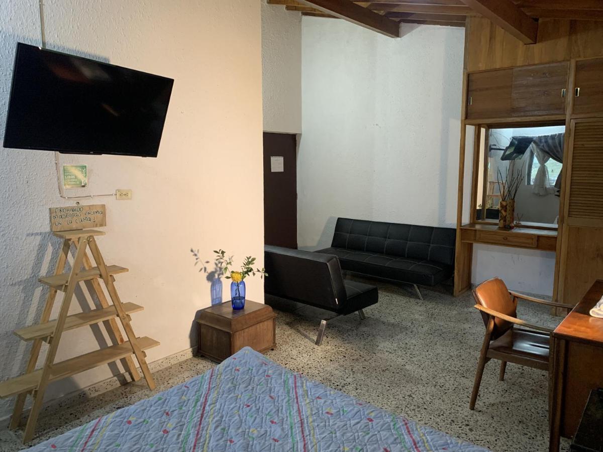 Al Bosque Hostel & Glamping Santa Elena  Exterior foto