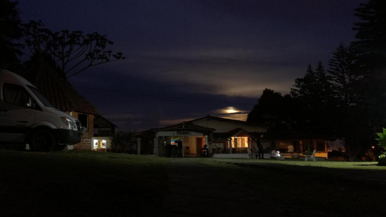 Al Bosque Hostel & Glamping Santa Elena  Exterior foto
